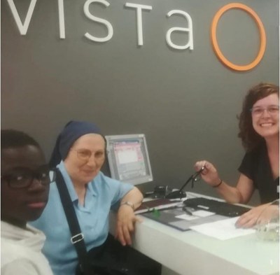 VISTAOPTICA cedeix 300 ulleres graduades a projectes solidaris