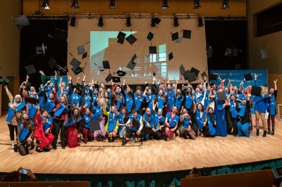 La Facultad de Óptica y Optometría de Terrassa gradúa a 118 profesionales de la salud visual